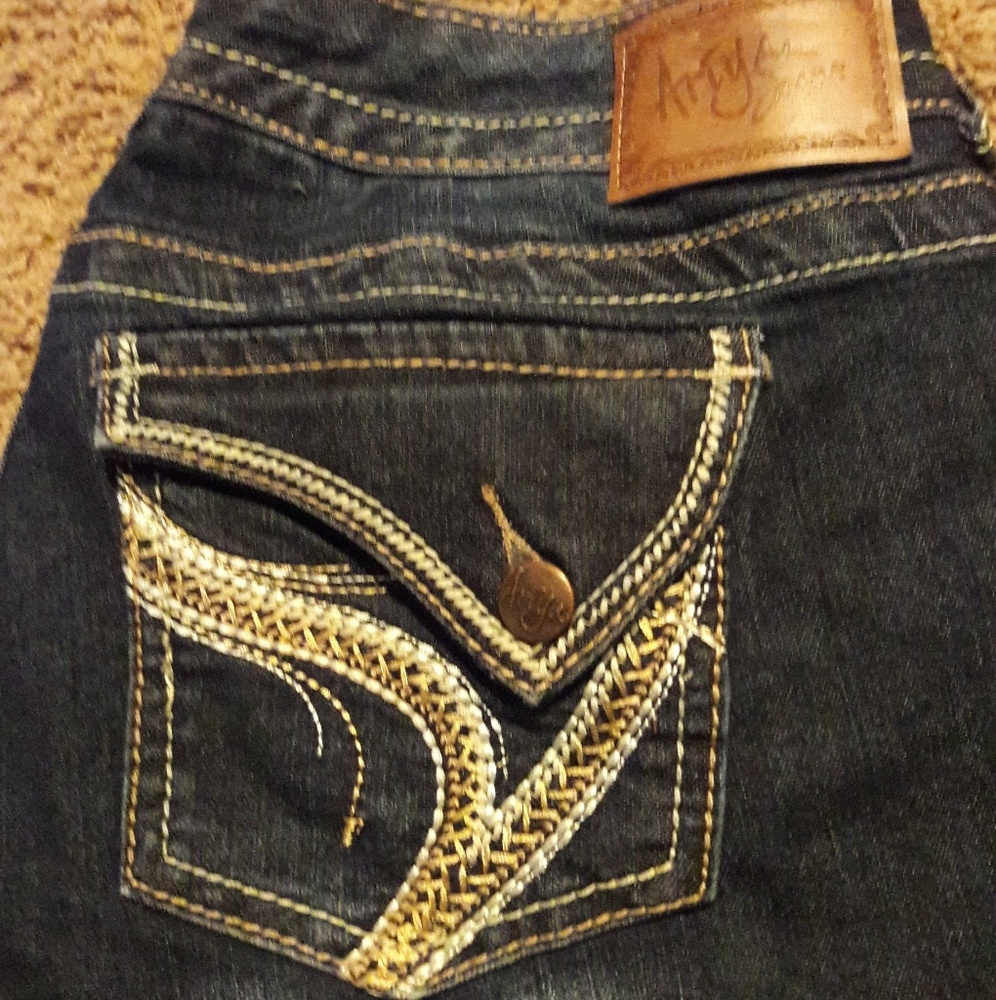 Ariya Jeans